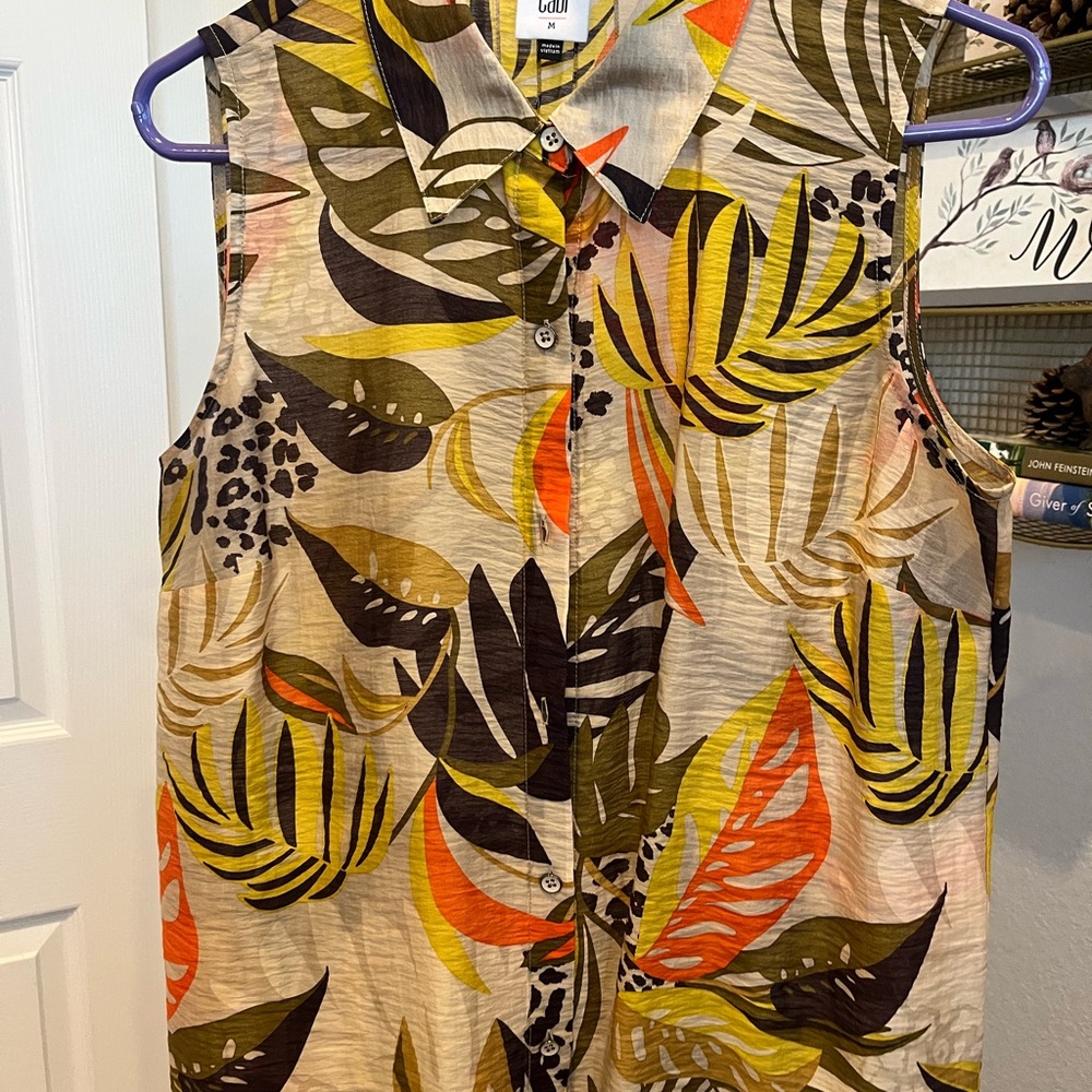 CAbi Bali Top Tropical Blouse Size Medium Lightweight Great for Spring Break - Picture 2 of 5